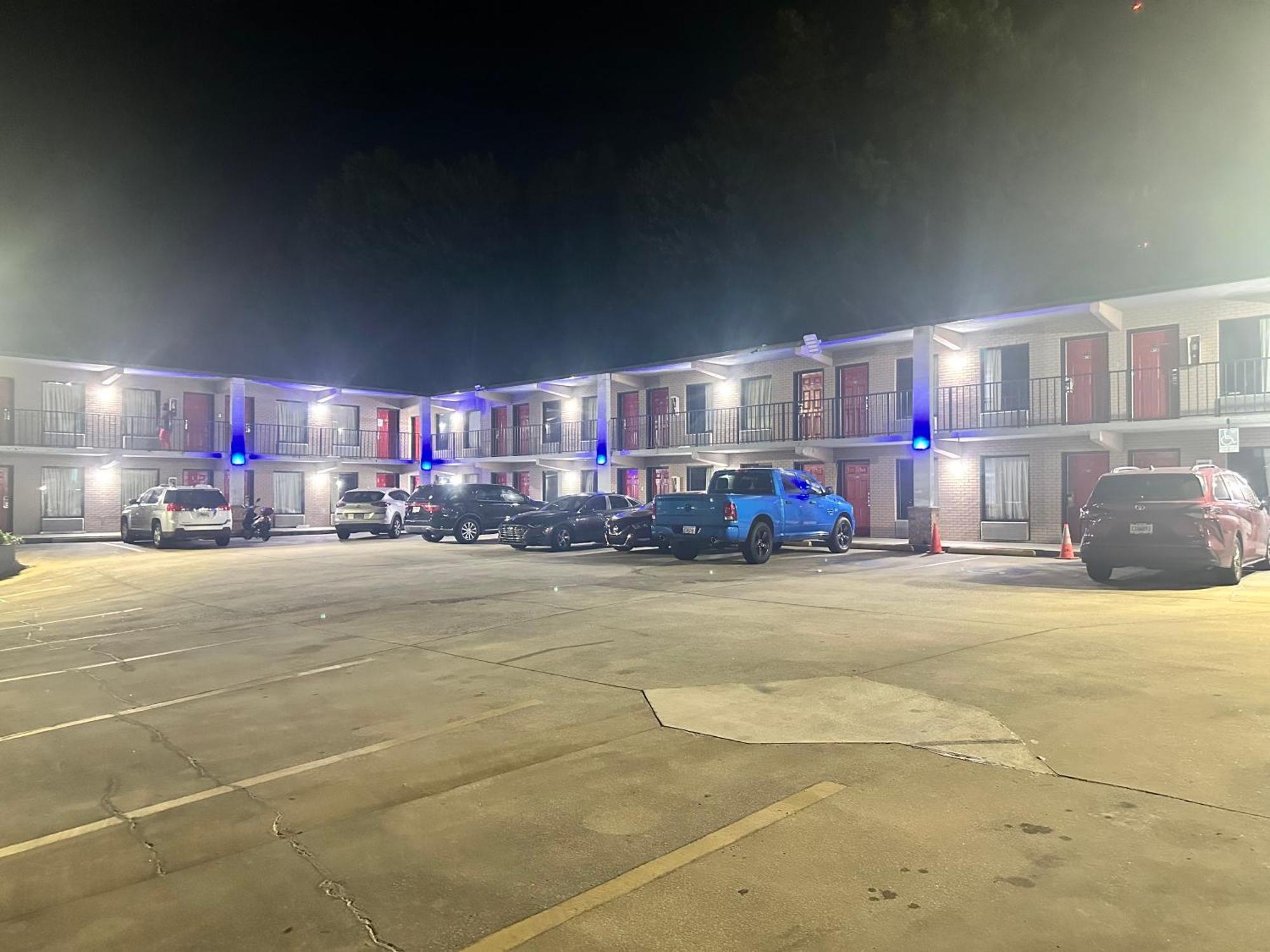Regency Inn Riverdale Exterior photo